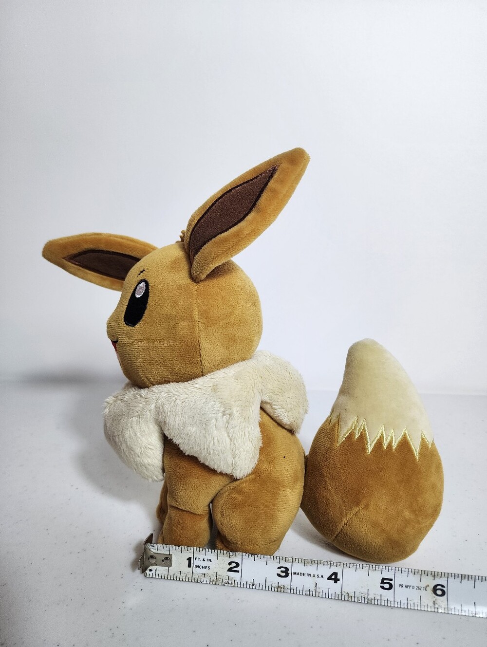 Eevee Pokémon 7" Plush Running / laying Tomy 2017 Stuffed Animal Toy Nintendo